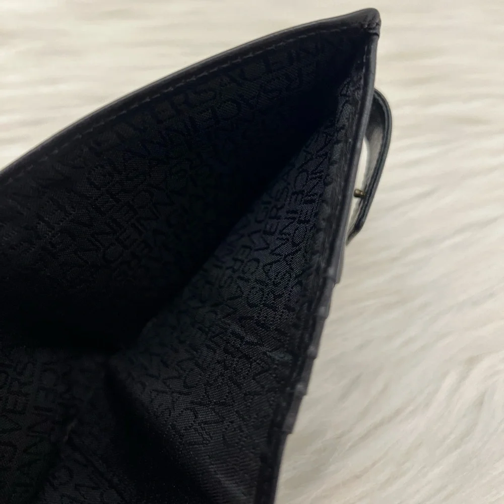 GIANNI VERSACE - BLACK LEATHER COMPACT BIFOLD SNAP WALLET